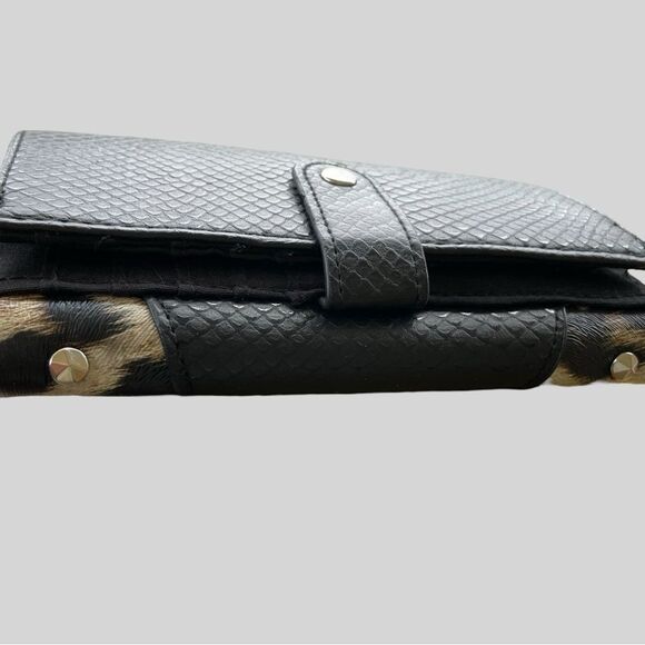 Kathy Van Zeeland Long Wallet - Picture 5 of 9